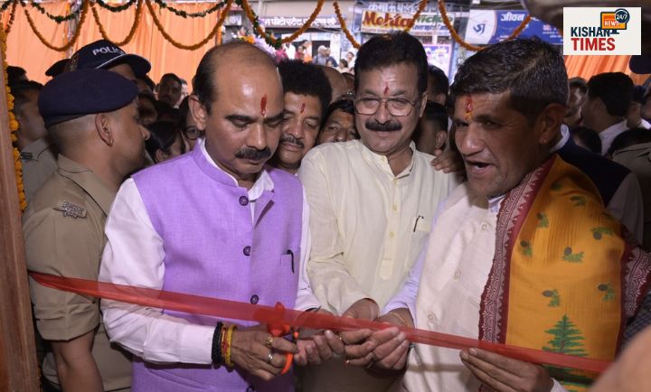 "अल्मोड़ा में अजय टम्टा धर्मशाला और क्राफ्ट म्यूजियम का उद्घाटन करते हुए"