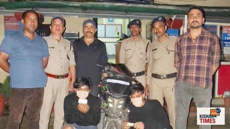 "अल्मोड़ा पुलिस और एसओजी टीम द्वारा पौने पांच लाख की स्मैक के साथ गिरफ्तार किए गए दो तस्कर"
