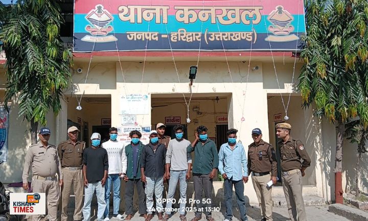 "कनखल पुलिस बजरीवाला बैरागी कैंप में गश्ती करती हुई"