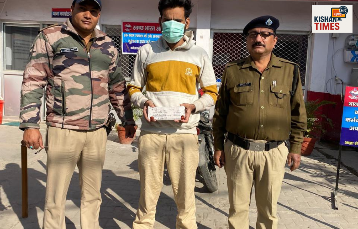 "हरिद्वार पुलिस टीम द्वारा ज्वालापुर में सट्टेबाजी करते आरोपी को गिरफ्तार करते हुए"