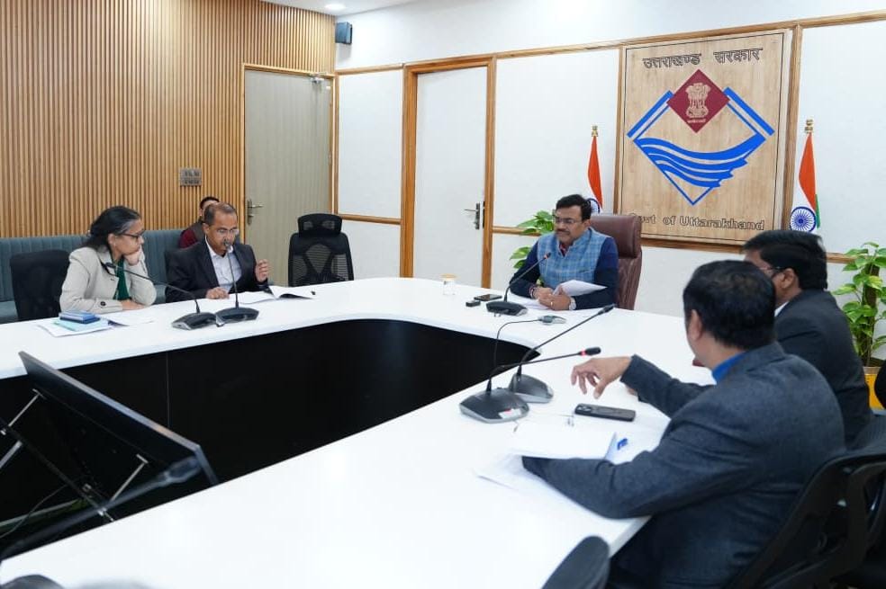 “मुख्य सचिव आनन्द बर्द्धन की अध्यक्षता में देहरादून में आयोजित व्यय वित्त समिति की बैठक”