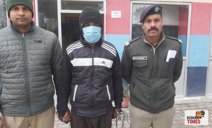 कोतवाली मंगलौर पुलिस द्वारा आरोपी गिरफ्तार