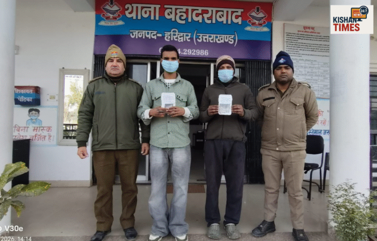 “बहादराबाद पुलिस द्वारा लूट मामले में गिरफ्तार इनामी आरोपी”