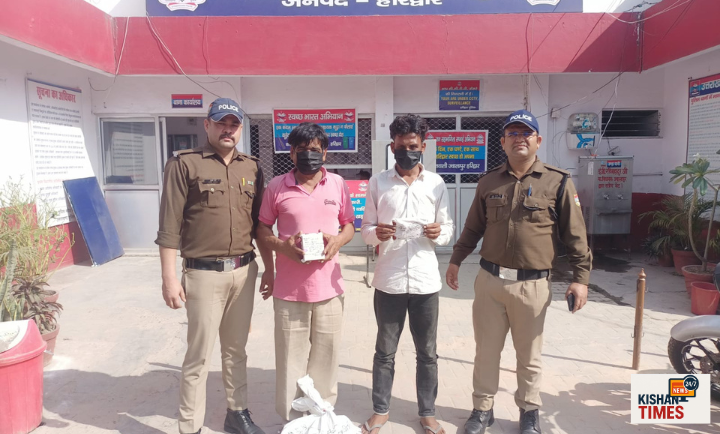 ज्वालापुर पुलिस ने अवैध शराब और सट्टा खेलते दो आरोपियों को किया गिरफ्तार