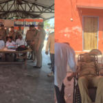 लक्सर कोतवाली में रक्तदान शिविर आयोजित, पुलिसकर्मियों और पत्रकारों ने किया रक्तदान